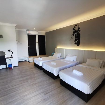 Foresight Hotel Тавау Экстерьер фото